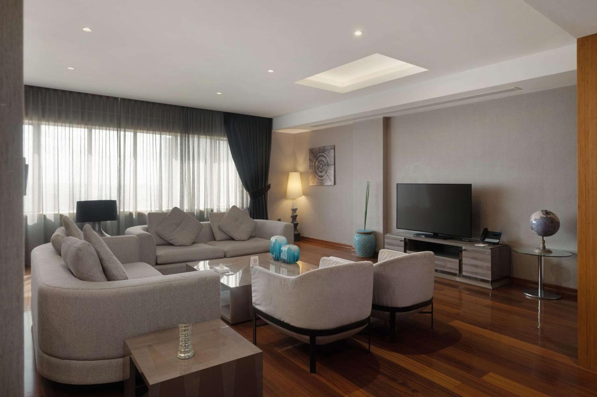 Ramada by Wyndham Erbil Gulan Street Hotel Bagian luar foto
