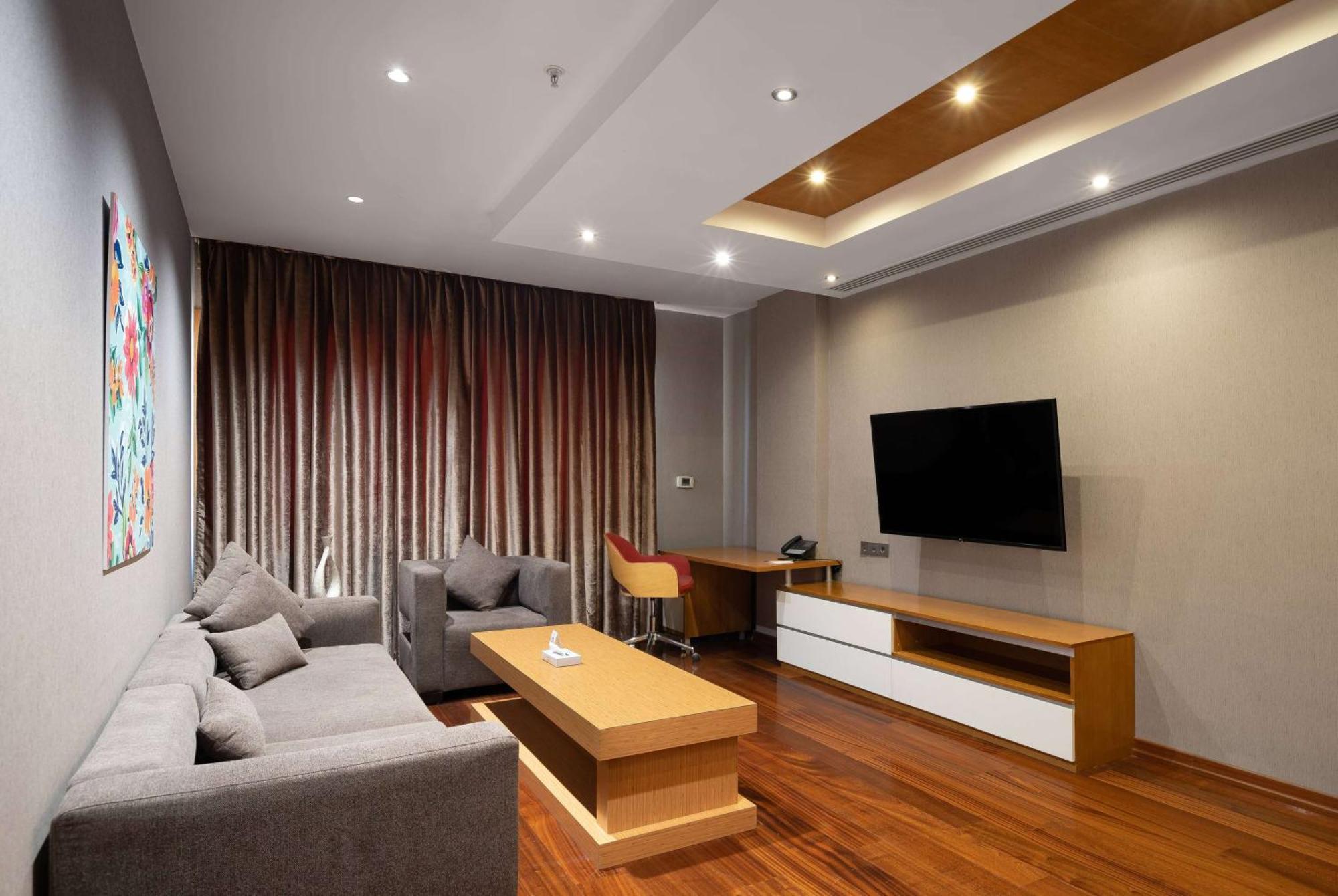Ramada by Wyndham Erbil Gulan Street Hotel Bagian luar foto